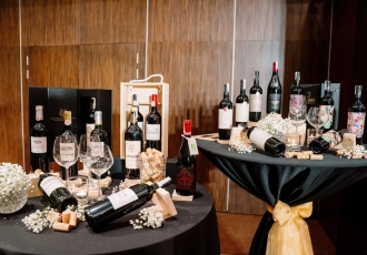 Thưởng thức rượu vang mùa hè – Bí quyết tận hưởng trọn vẹn hương vị trong những ngày nắng nóng