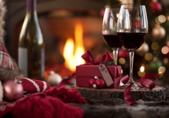 RƯỢU VANG CHO BỮA TIỆC GIÁNG SINH – GỢI Ý NHỮNG CHAI PHÙ HỢP VỚI TỪNG MÓN ĂN